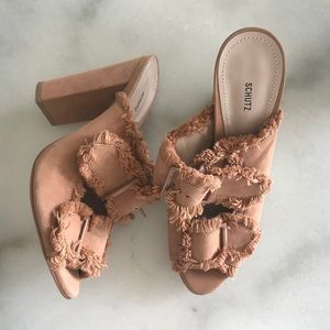 Schutz tan block heel